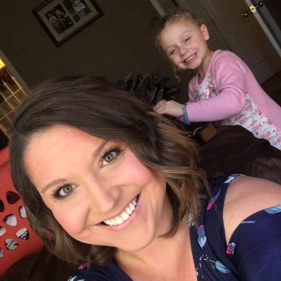 Meet your Posher, Amanda - Picture 1 of 1